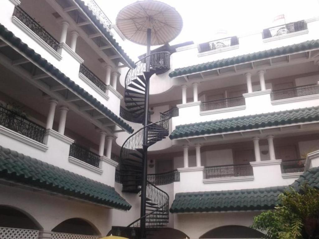 Hotel Galleria Davao Экстерьер фото