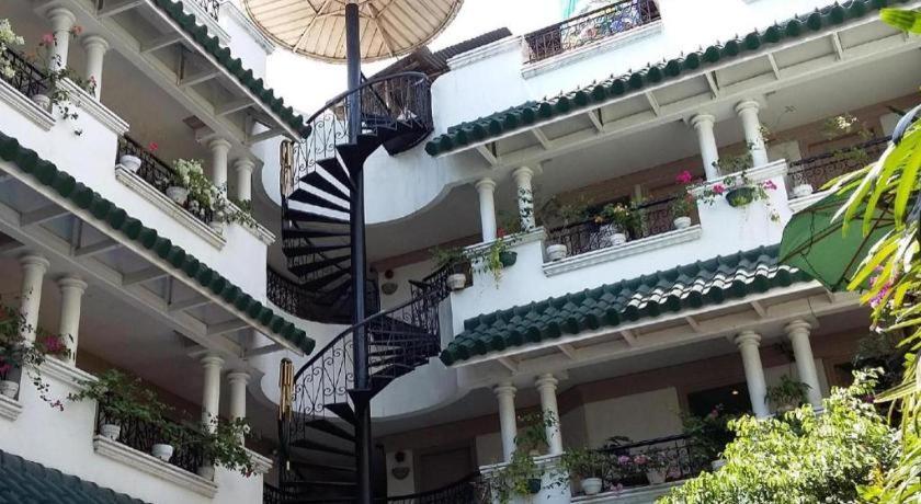 Hotel Galleria Davao Экстерьер фото