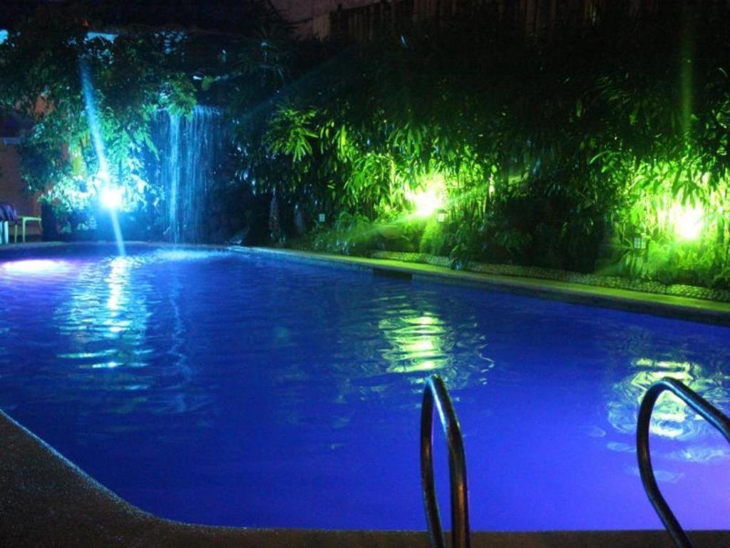Hotel Galleria Davao Экстерьер фото
